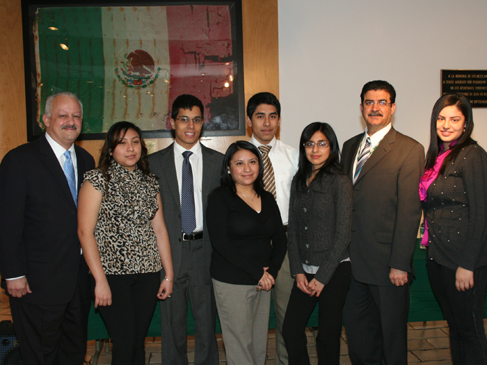 IME Grants Funds for Scholarships to Mexican Students in New York