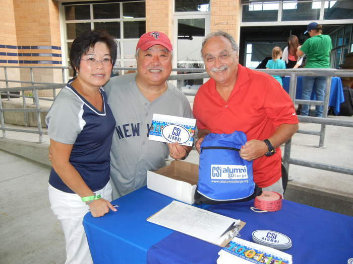 CSIAA Touches Base with Alumni at SI Yankees Game