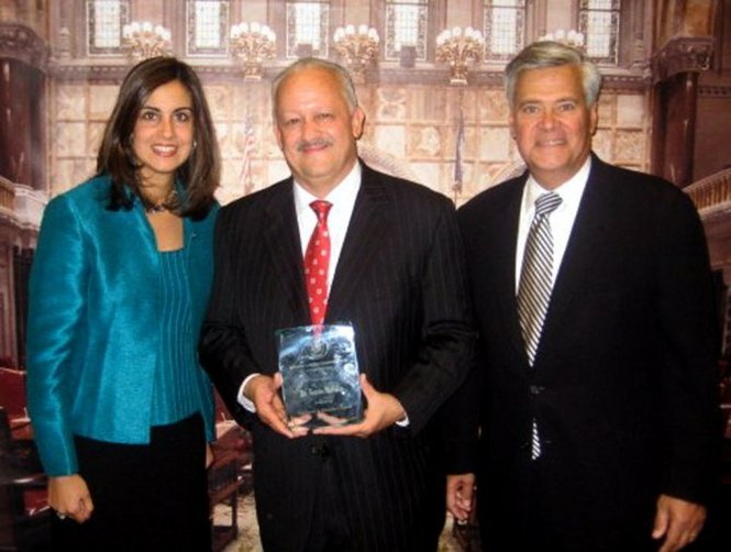 Pres. Morales Receives Unidad Latina Award for Excellence in Education