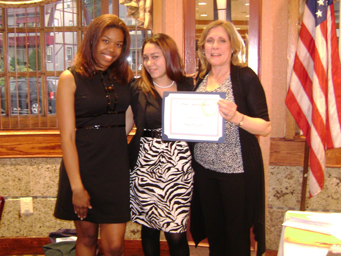 CSI Sophomore Receives Women’s Opportunity Award