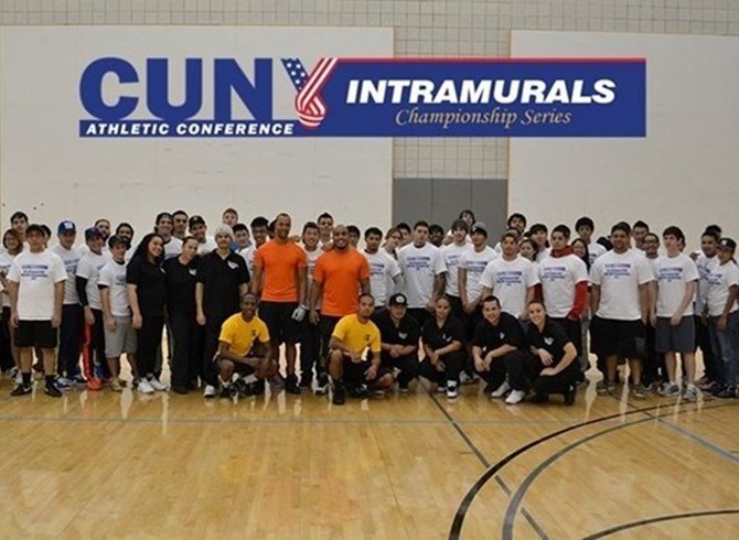 CUNY-WIDE INTRAMURAL HANDBALL CHAMPIONSHIP SEES 20+ CSI STUDENTS COMPETE