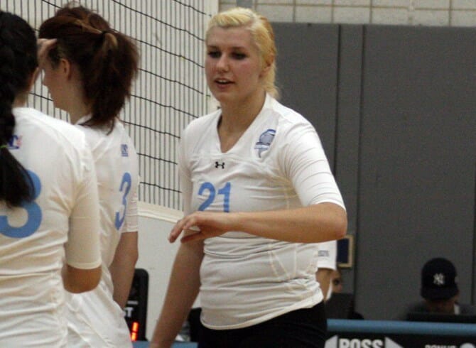 DOLPHINS VOLLEYBALL SCORES CSI’S FIRST WIN IN 2014