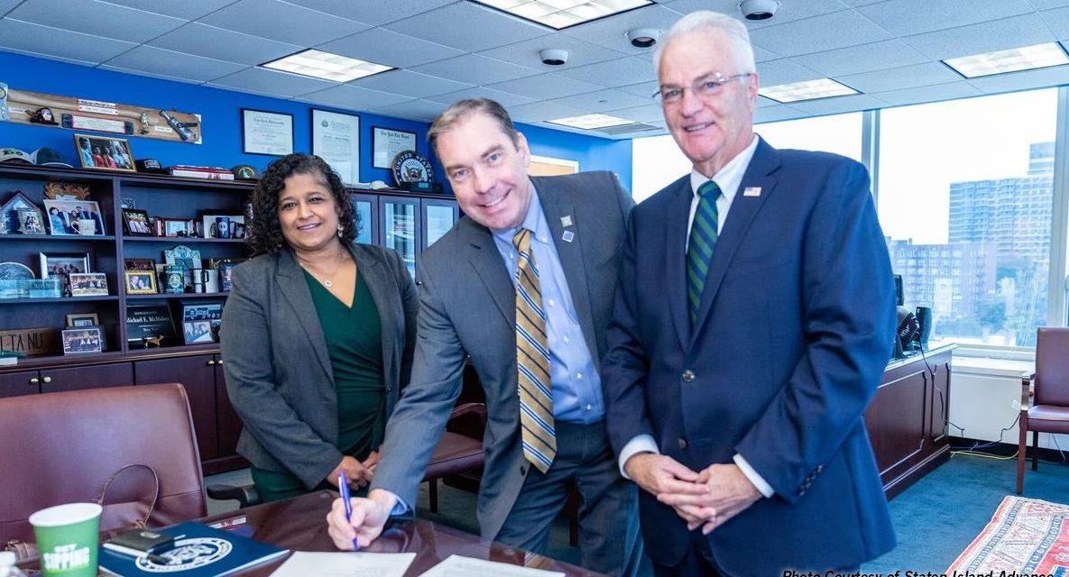 President Lynch Re-Signs SI Comprehensive College Sexual Assault Initiative Contract