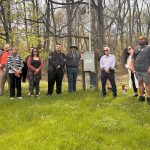 Professor Alan Benimoff Conducts Geologic Tour of the CSI Campus