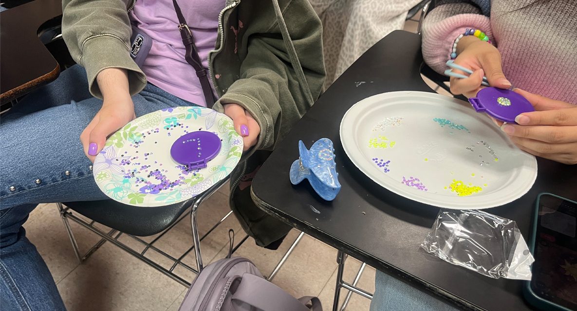 CSI Students Bedazzle and Relax