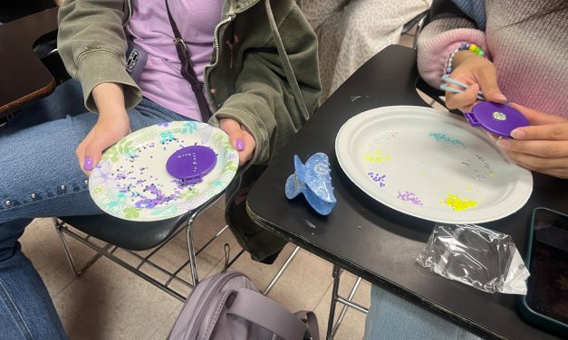 CSI Students Bedazzle and Relax